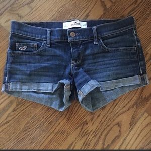 Hollister size 3 cute cuffed shorts